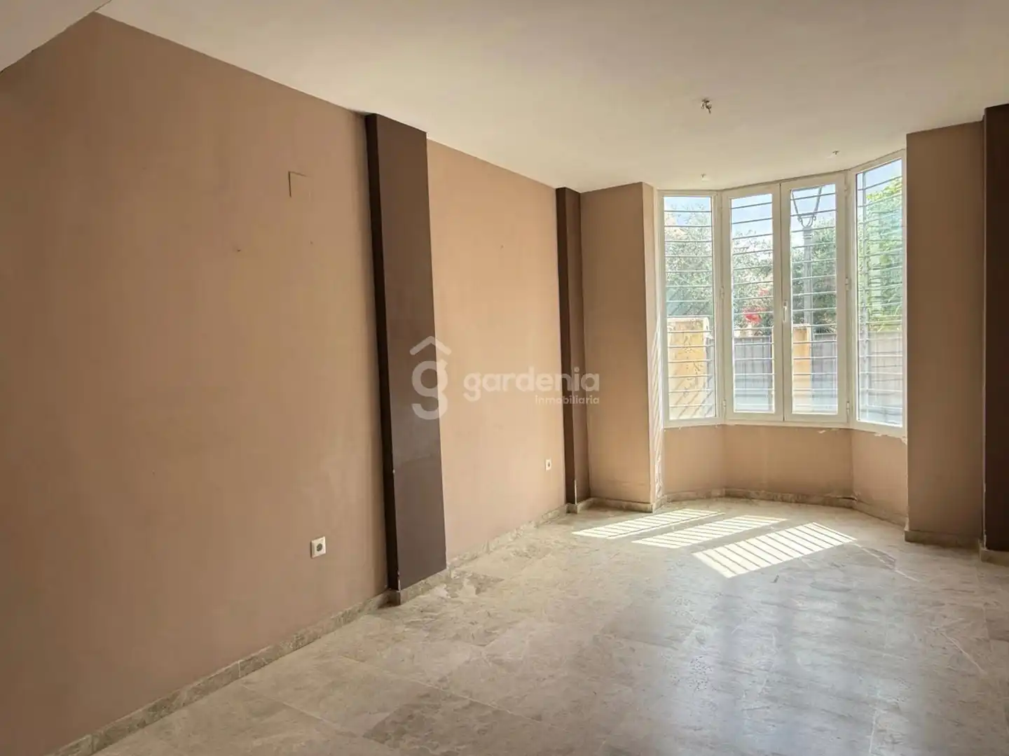 Casa adosada en venta en Castilleja de la Cuesta con Aire acondicionado y Terraza
