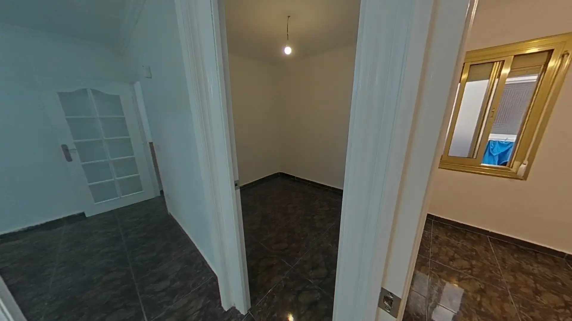 Piso en venta en L'Hospitalet de Llobregat con Calefacción y Amueblado
