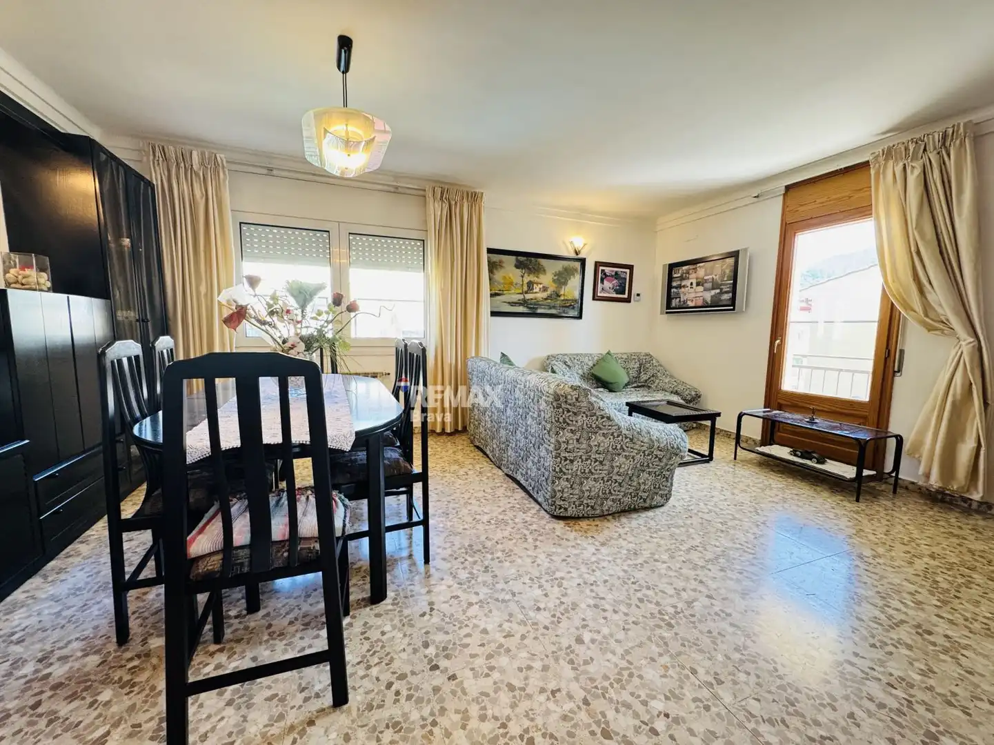 Sala d'estar de Casa o xalet en venda en Amer amb Jardí privat, Terrassa i Traster