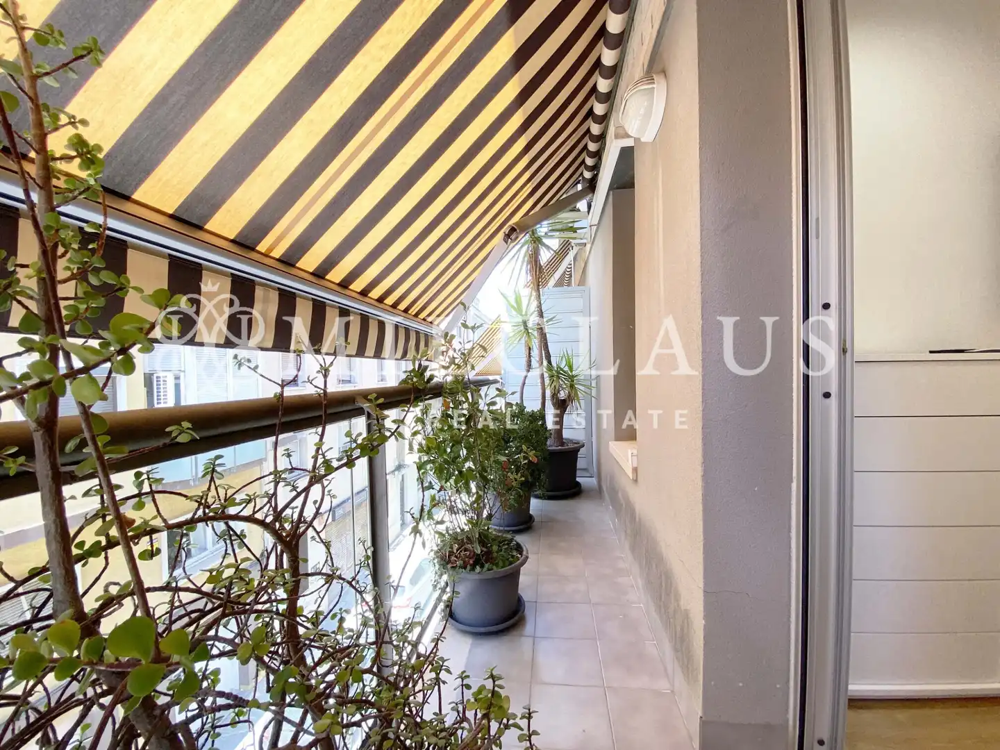 Terrasse von Einfamilien-Reihenhaus zum Verkauf in L'Hospitalet de Llobregat mit Klimaanlage, Heizung und Parkett