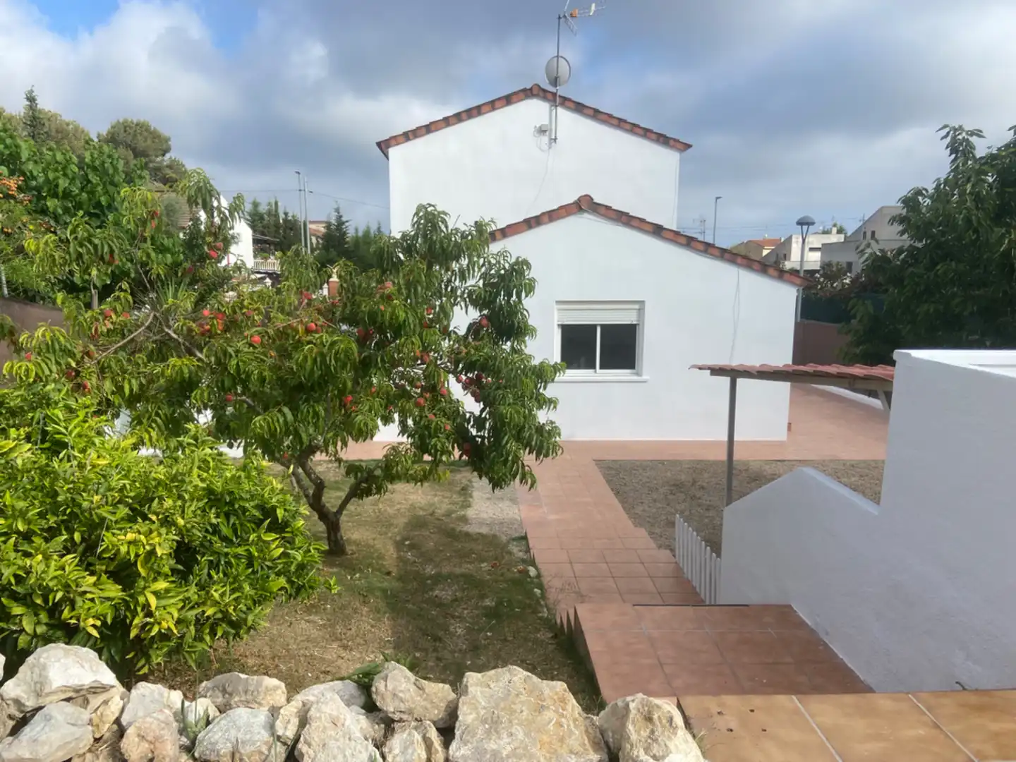 Vista exterior de Casa o xalet en venda en Calafell amb Aire condicionat, Calefacció i Jardí privat