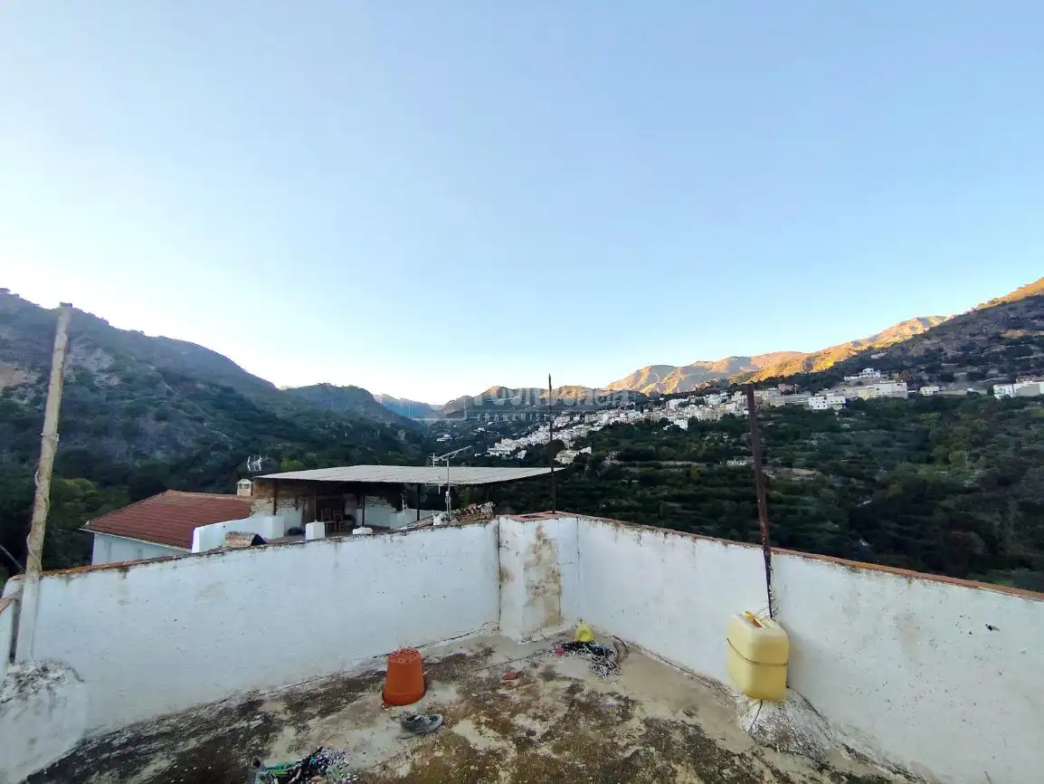 Vista exterior de Casa adosada en venda en Los Guájares amb Terrassa