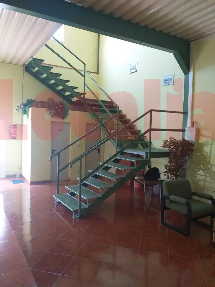 Oficina de alquiler en Camargo con Amueblado
