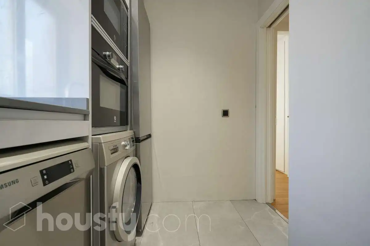 Duplexes for sale in Madrid  with Air Conditioner, Heating and Storage room