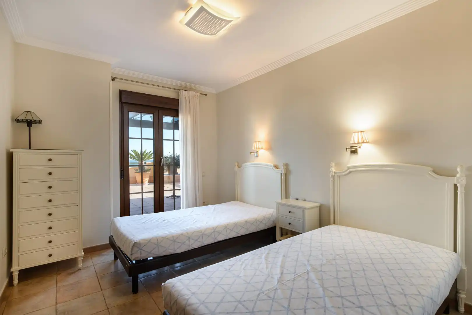 Schlafzimmer von Dachboden zum Verkauf in Ayamonte mit Terrasse, Abstellraum und Möbliert