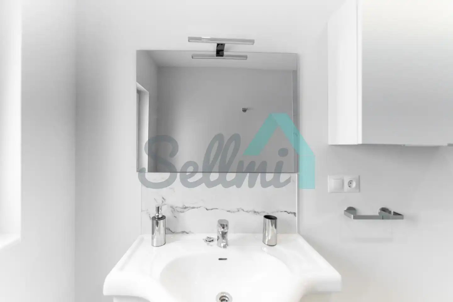 Bathroom of Flat for share in Oviedo   with Heating, Furnished and Internet