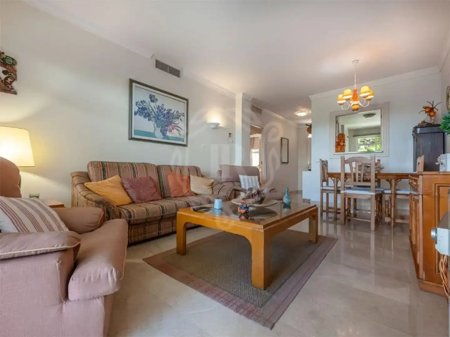Sala de estar de Apartamento en venta en Marbella con Aire acondicionado y Piscina