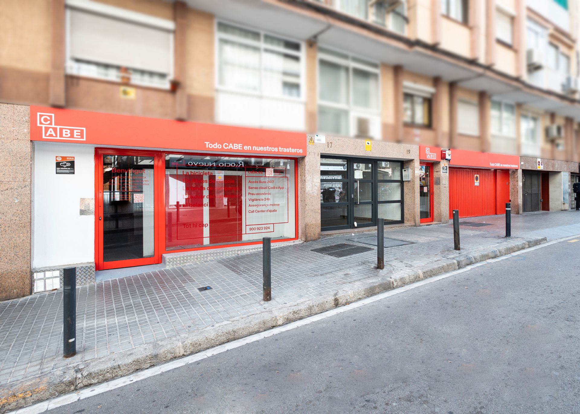 Exterior view of Box room to rent in L'Hospitalet de Llobregat  with Alarm