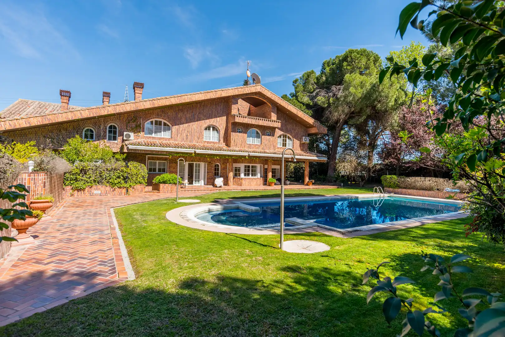 Jardí de Casa o xalet de lloguer en Pozuelo de Alarcón amb Aire condicionat, Calefacció i Jardí privat