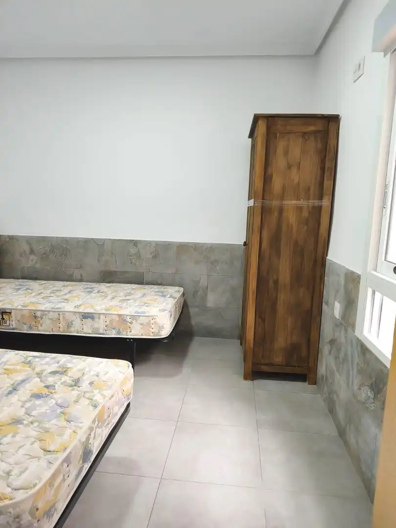 Habitación de Planta baja en venta en Elche / Elx con Amueblado