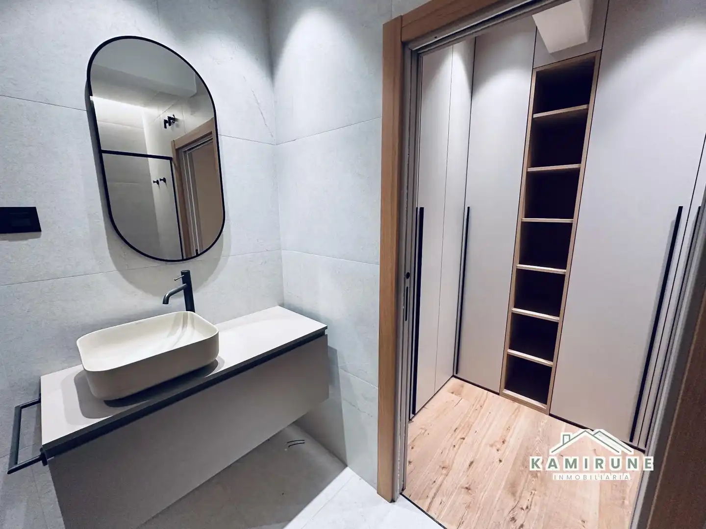 Bathroom of Flat for rent in Bilbao   with Heating, Terrace and Storage room