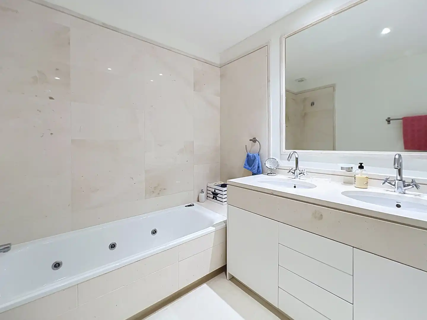 Bany de Apartament en venda en Benahavís amb Aire condicionat i Terrassa