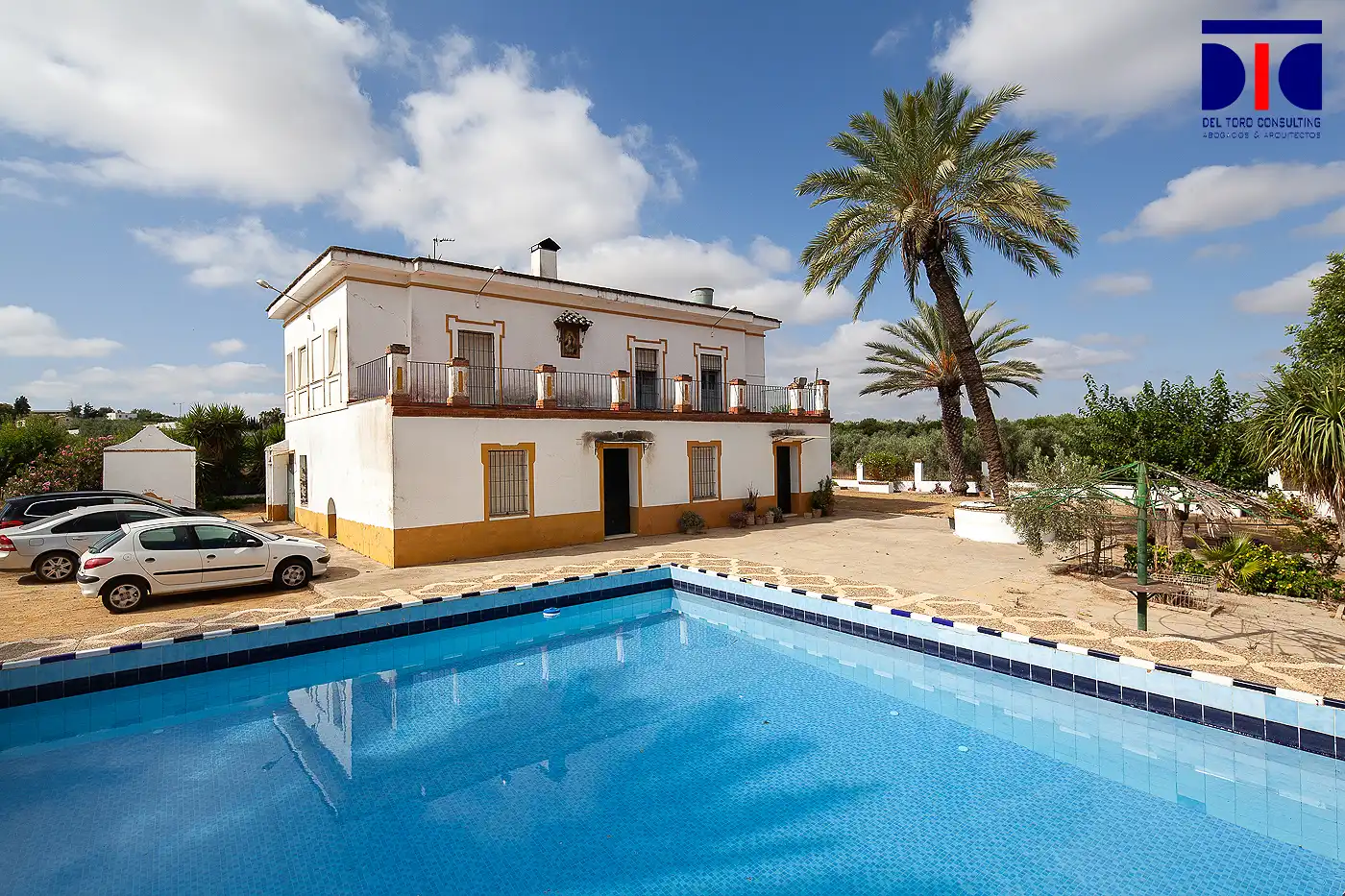 Vista exterior de Finca rústica en venta en Carmona con Jardín privado, Terraza y Piscina