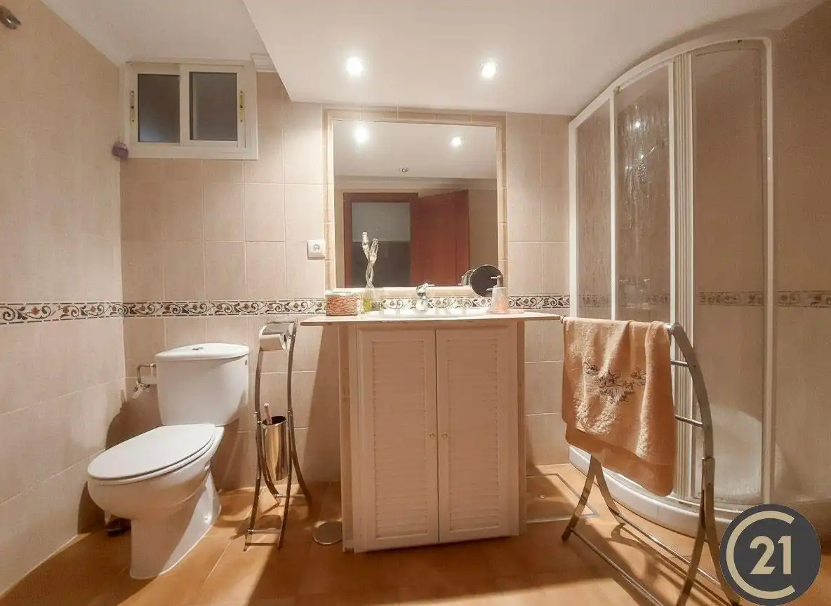 Bany de Casa o xalet en venda en Espartinas amb Aire condicionat, Jardí privat i Traster