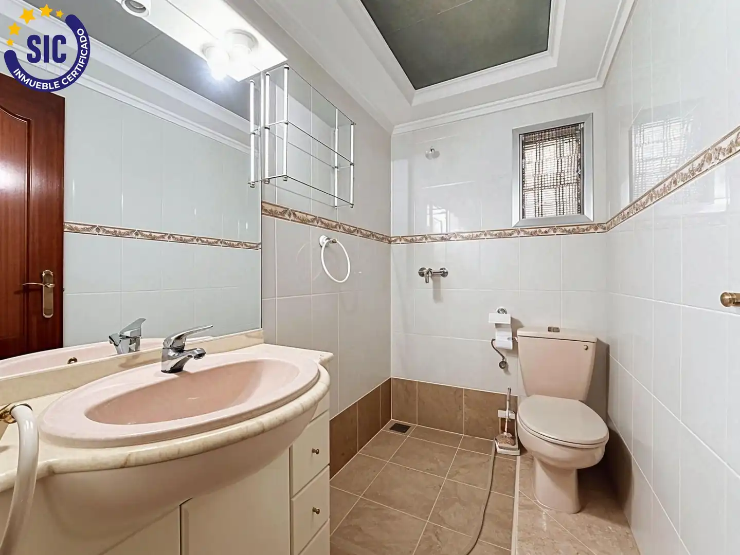 Baño de Piso en venta en Valencia con Aire acondicionado, Calefacción y Terraza