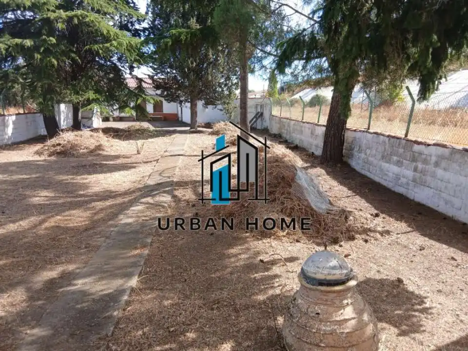 Casa o xalet en venda en León Capital  amb Calefacció i Jardí privat
