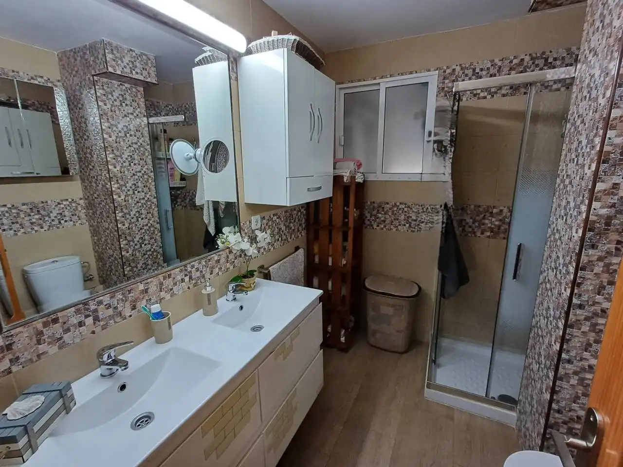 Baño de Piso en venta en Huelva con Aire acondicionado y Amueblado