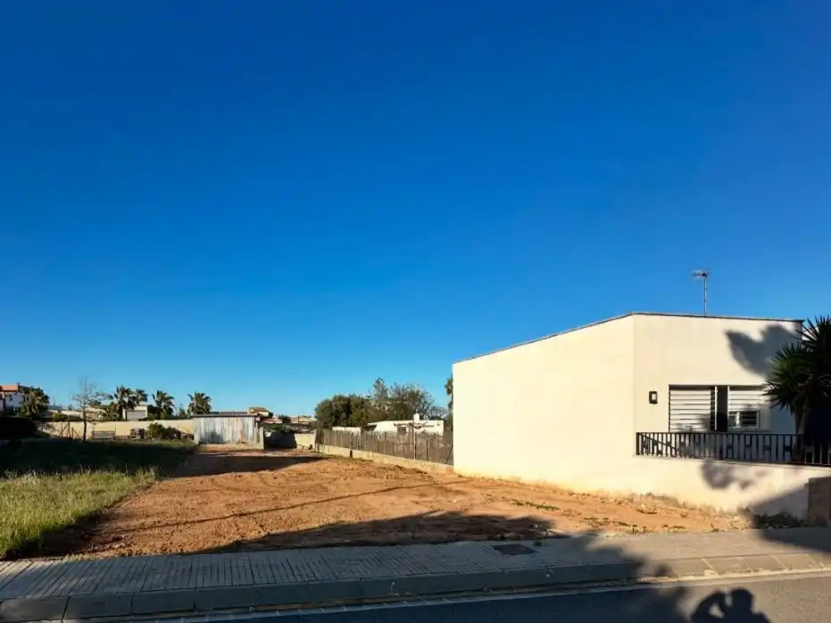Terreny residencial en venda a Carrer Llevant 1C