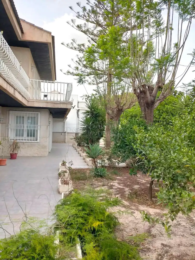 Vista exterior de Casa o xalet en venda en Orihuela amb Jardí privat, Terrassa i Traster
