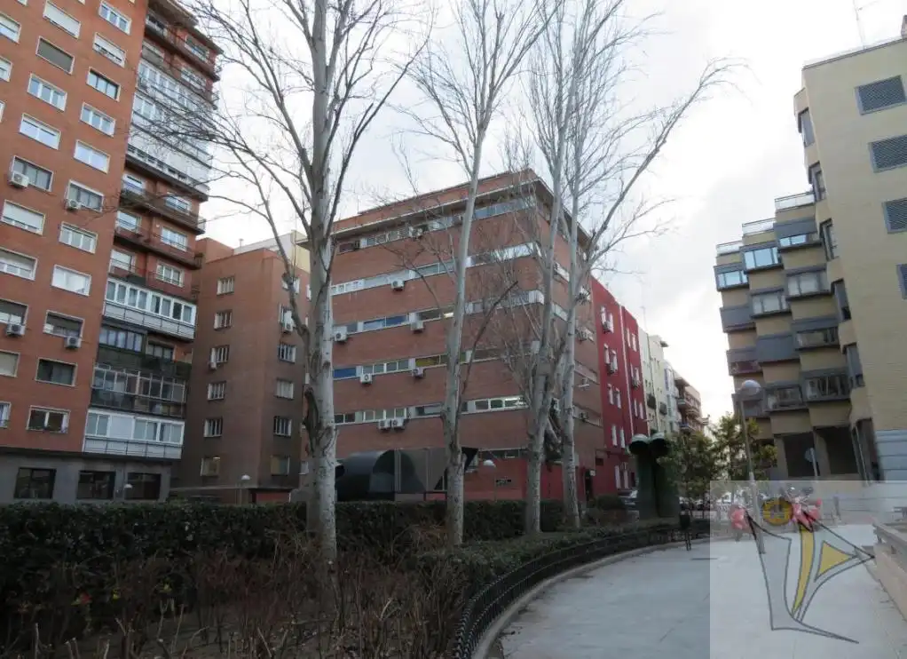 Einzelparkplatz zum Verkauf in CL VALLEHERMOSO, imagen 2