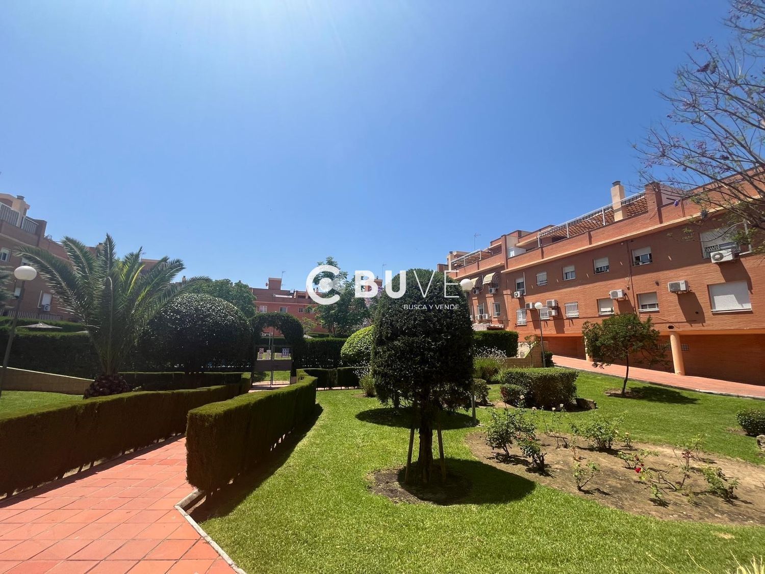 Jardí de Pis en venda en Montequinto amb Aire condicionat, Piscina i Piscina comunitària