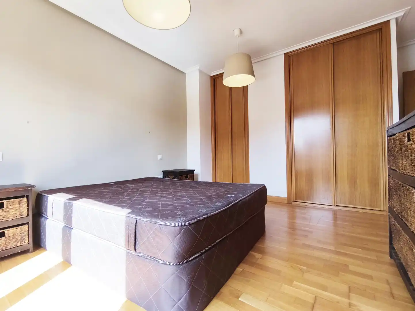 Habitación de Piso en venta en  Logroño con Aire acondicionado, Jardín privado y Parquet