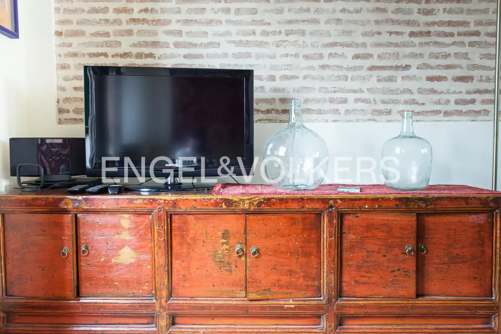 Living room of Flat for sale in Sevilla  with Air Conditioner and Heating