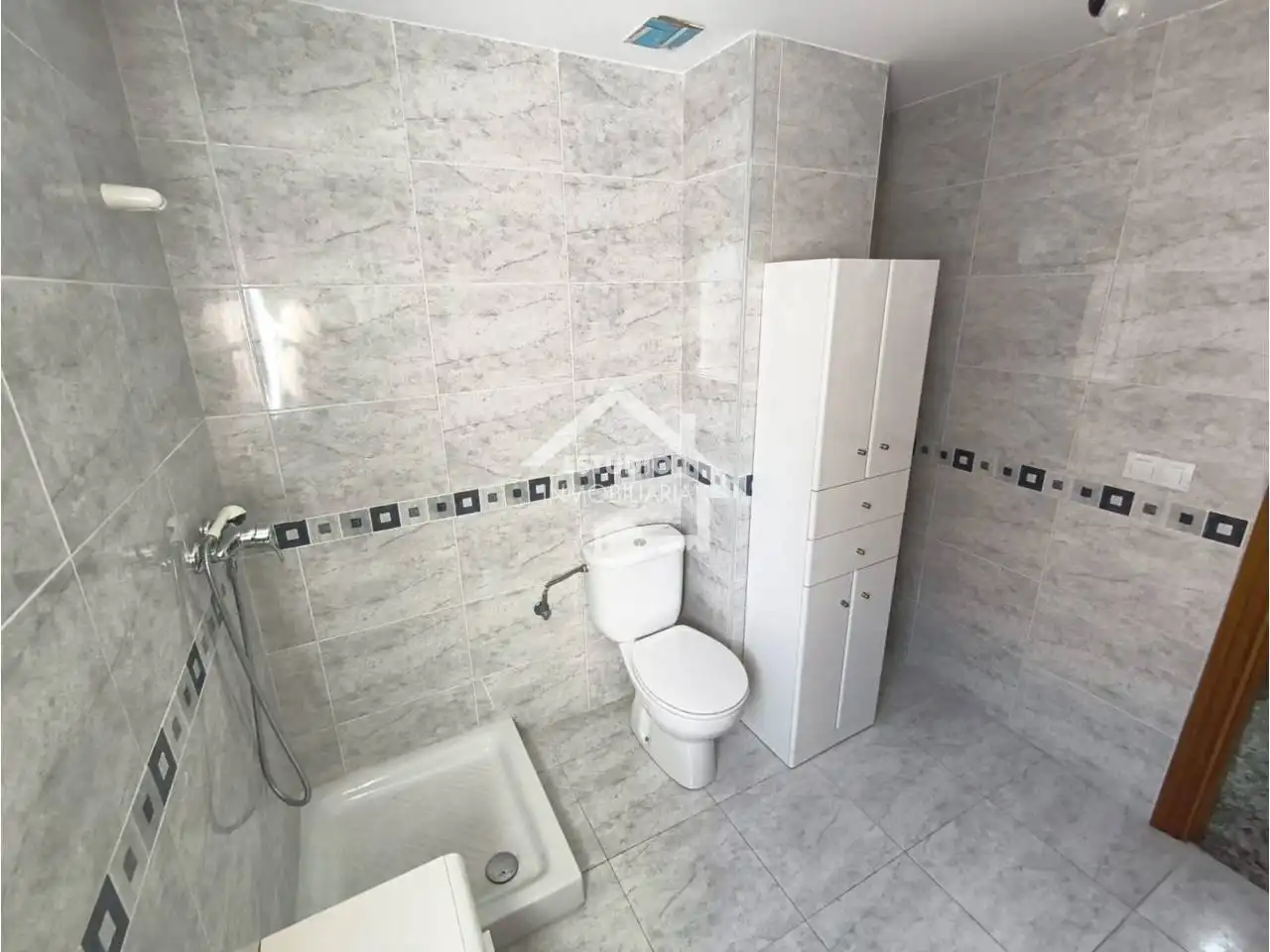Baño de Casa adosada en venta en Mendavia con Calefacción, Jardín privado y Parquet