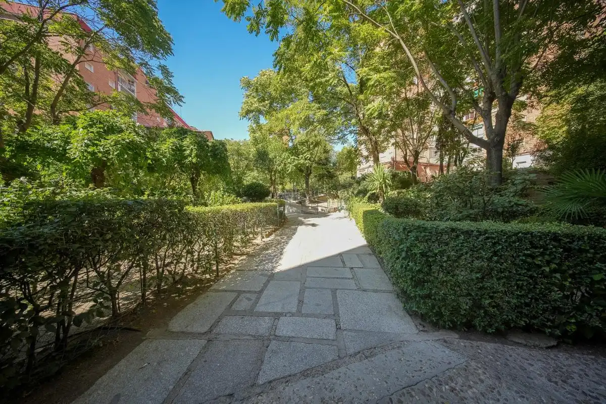 Exterior view of Flat for sale in Madrid  with Heating, Private garden and Terrace