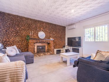 Villa mit Pool zum Verkauf in Camí de la Redonda 23