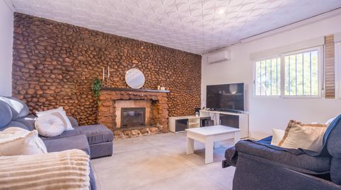 Casa de una planta con piscina y 2.079 m² de parcela en Canals