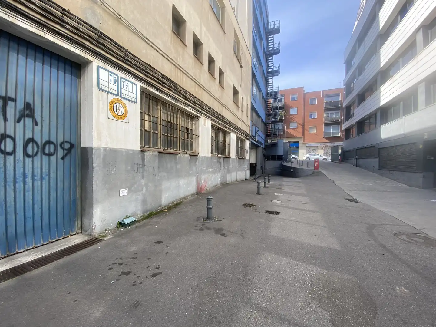 Vista exterior de Local en venda en Sant Cugat del Vallès