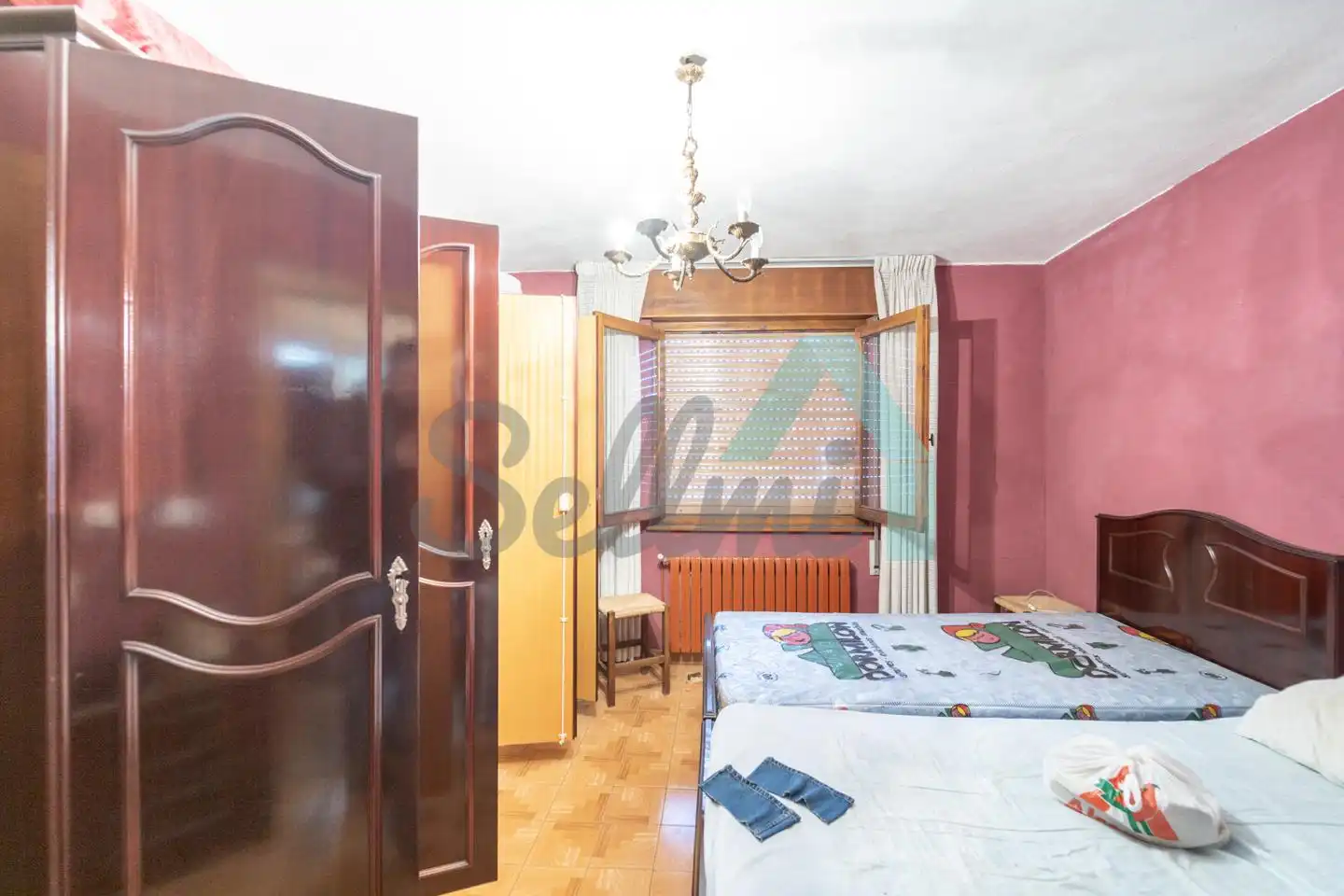 Dormitori de Casa adosada en venda en Oviedo  amb Calefacció, Terrassa i Traster