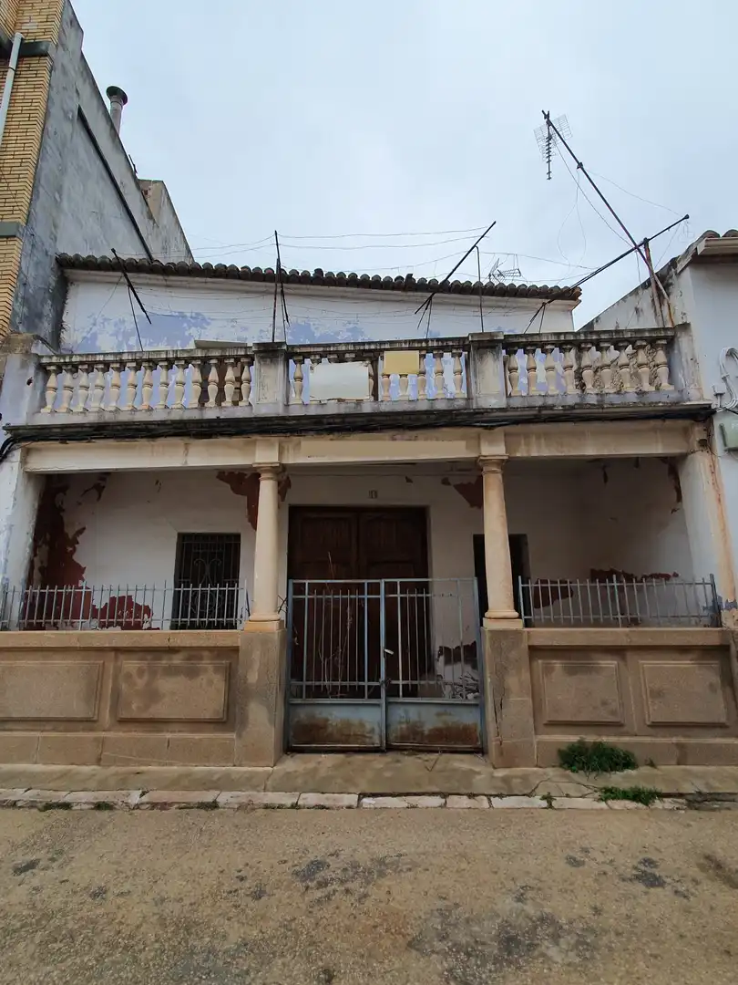 House with garden for sale in Turís