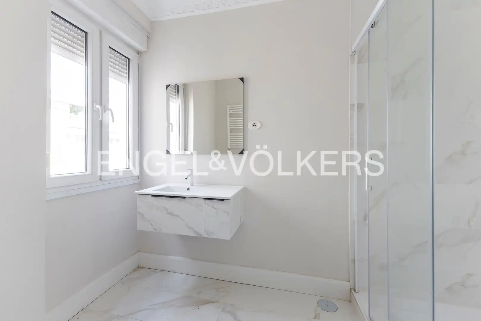 Badezimmer von Wohnung zum Verkauf in Madrid mit Klimaanlage, Heizung und Abstellraum