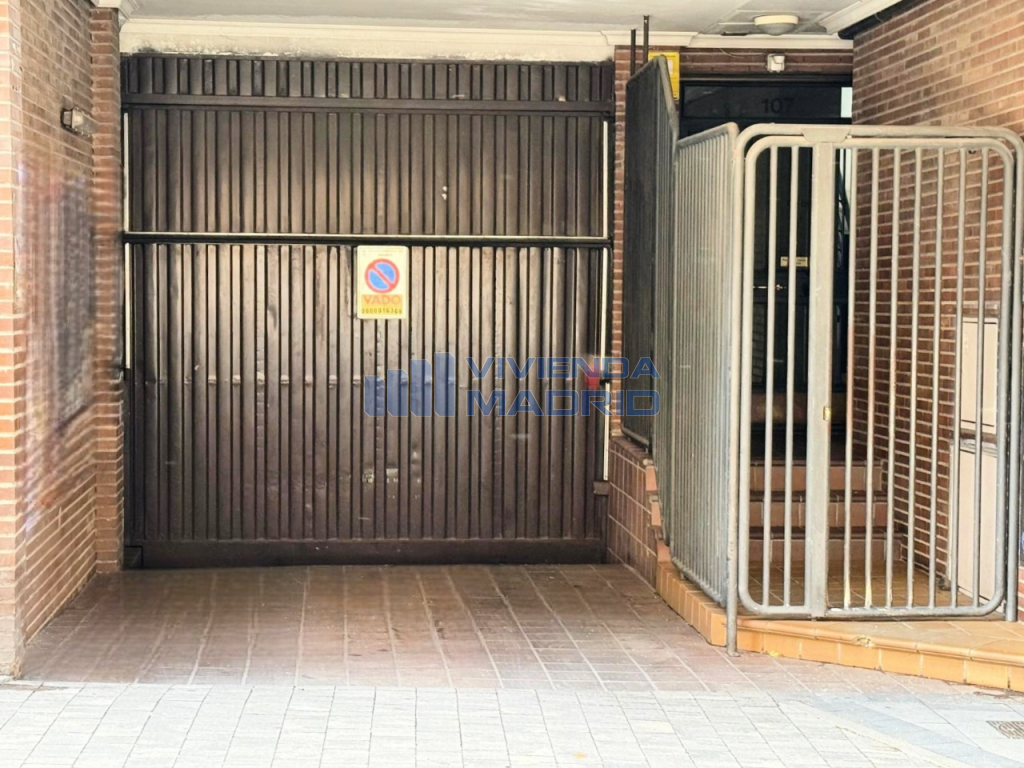 Parking of Garage for sale in  Madrid Capital