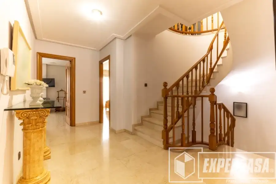 Casa o xalet en venda en Alaquàs amb Aire condicionat, Terrassa i Piscina