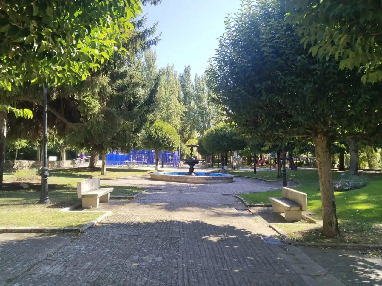 Vista exterior de Piso en venta en Briviesca con Calefacción, Parquet y Terraza
