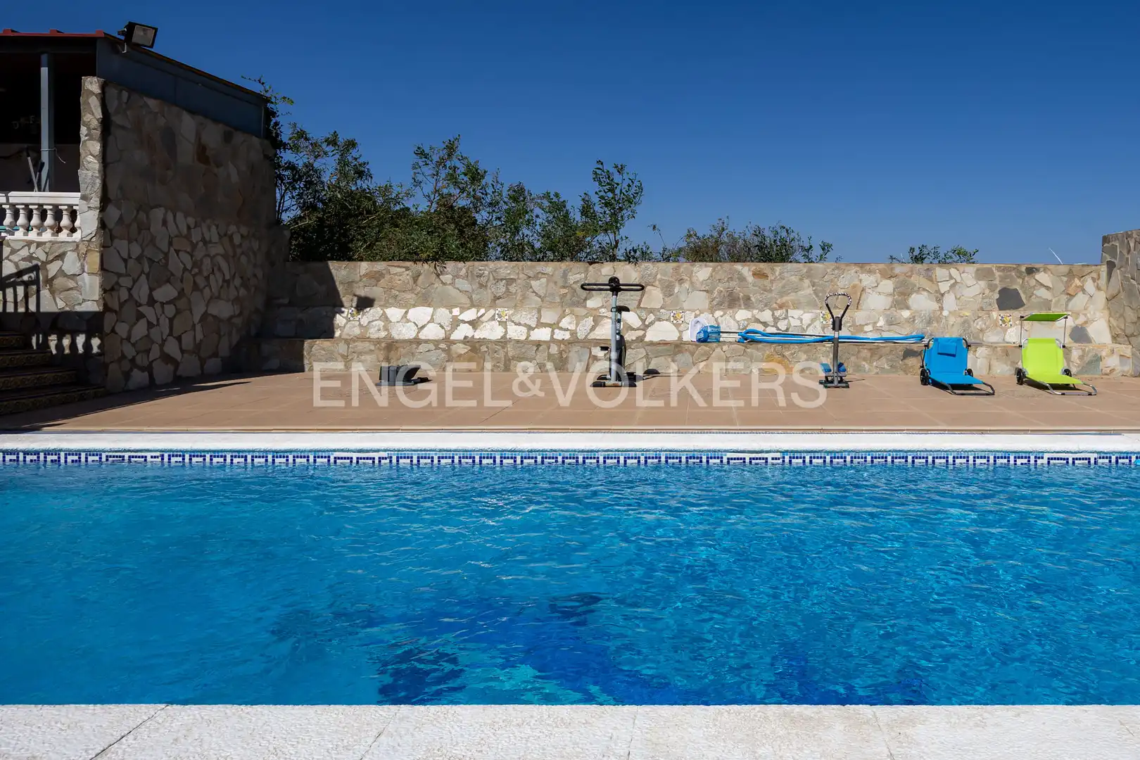 Piscina de Casa o chalet en venta en Chiclana de la Frontera con Aire acondicionado, Calefacción y Jardín privado