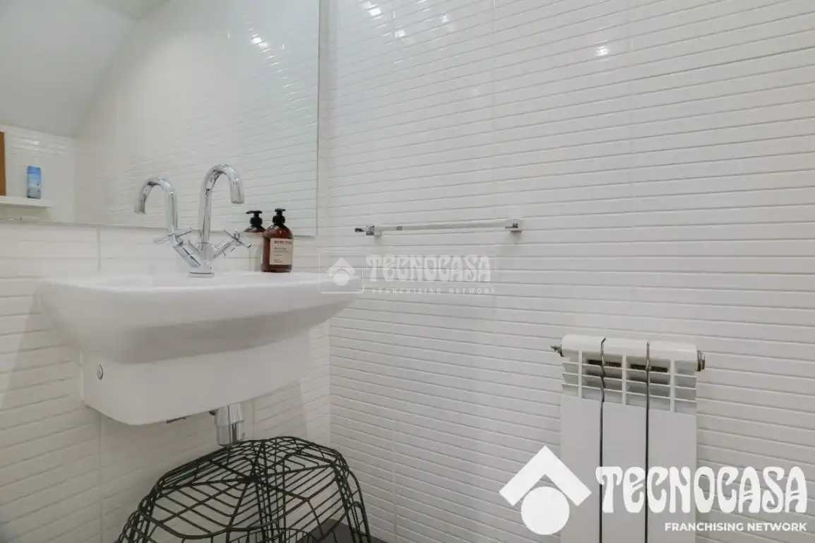 Baño de Piso en venta en Viladecans con Terraza, Trastero y Amueblado