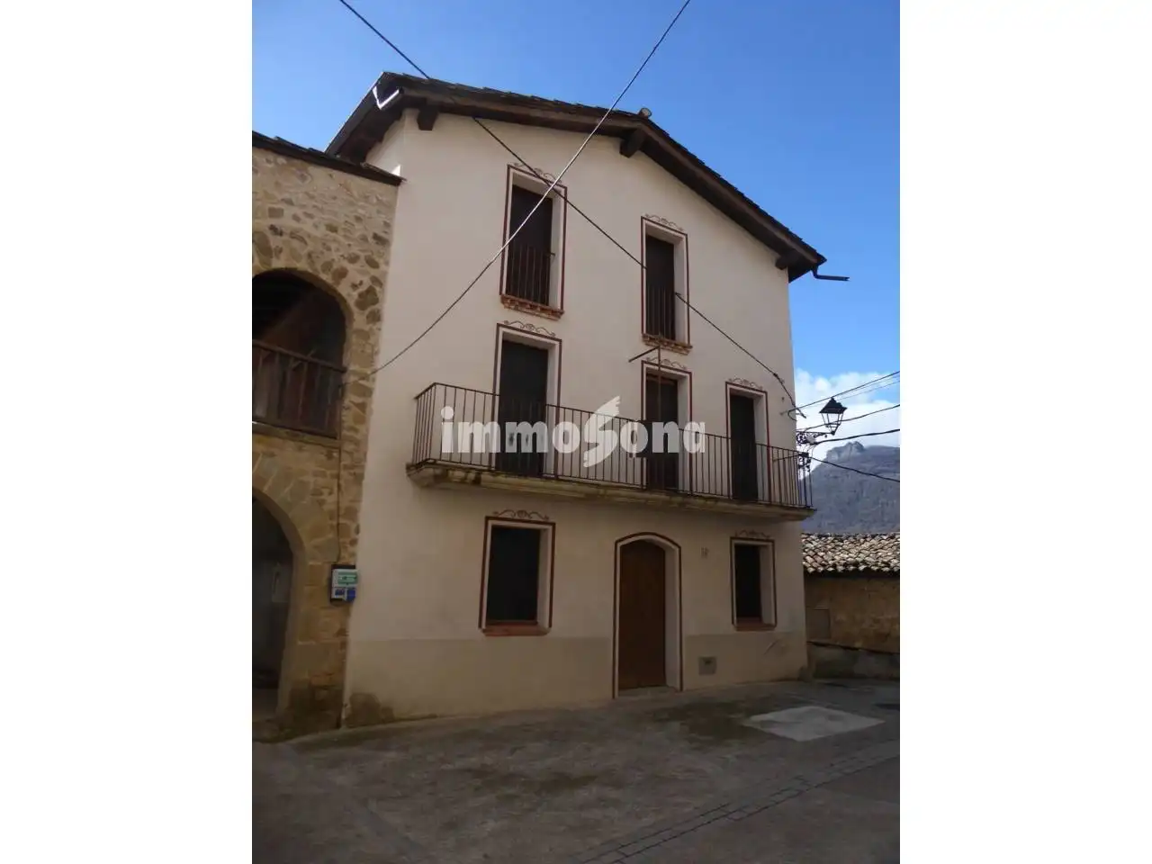 Exterior view of Houses for sale in La Vall d'en Bas  with Private garden