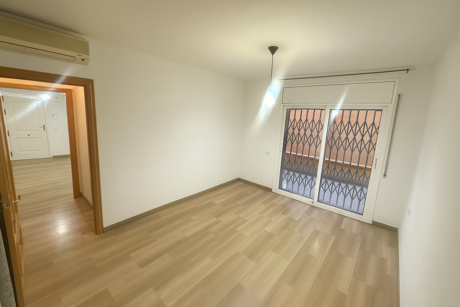 Planta baja for sale in Cornellà de Llobregat