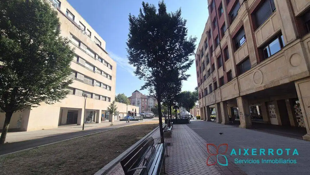 Vista exterior de Ático en venta en Leioa con Calefacción, Terraza y Trastero