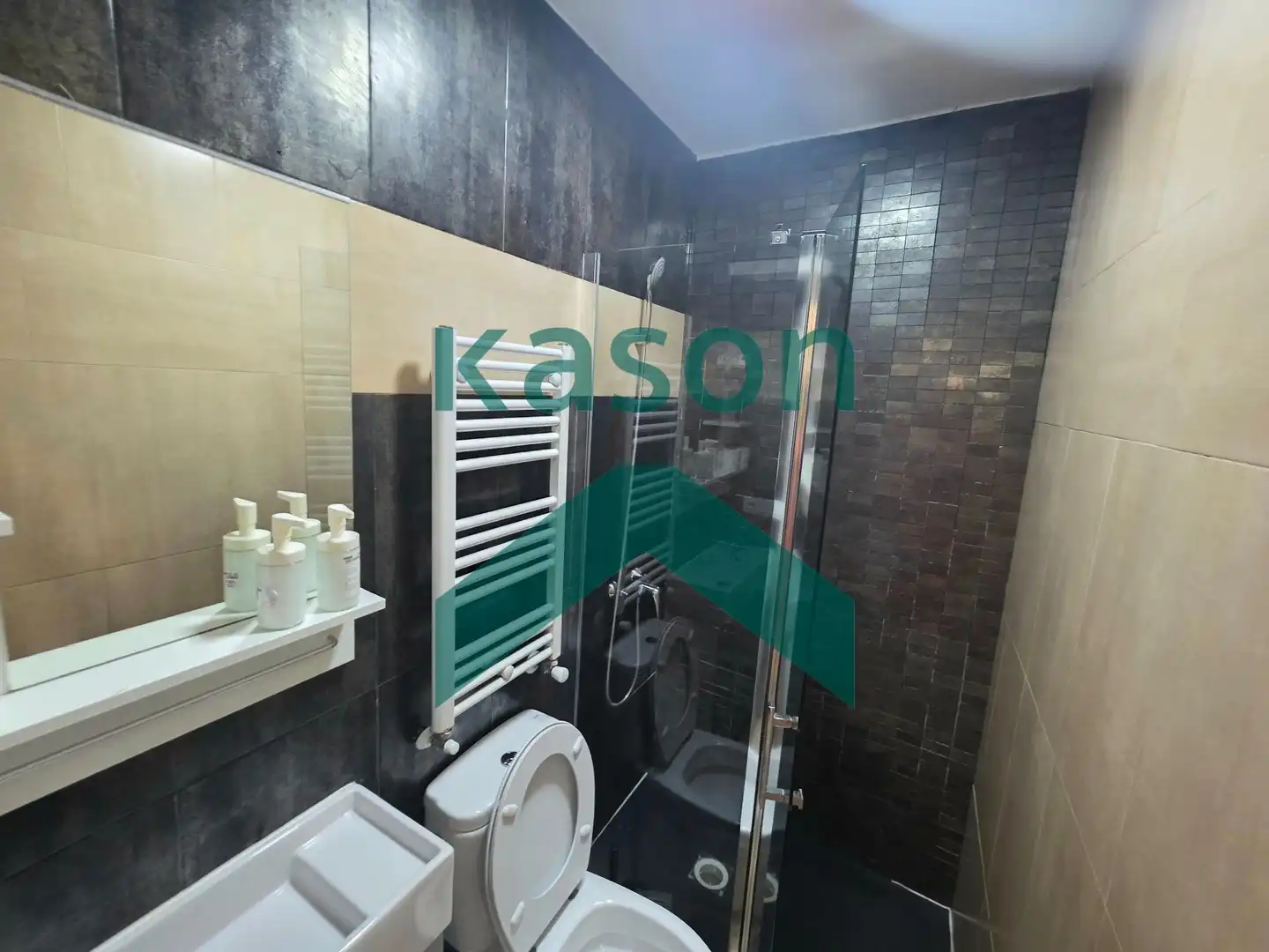 Bathroom of Flat for sale in Madrid  with Air Conditioner, Heating and Furnished