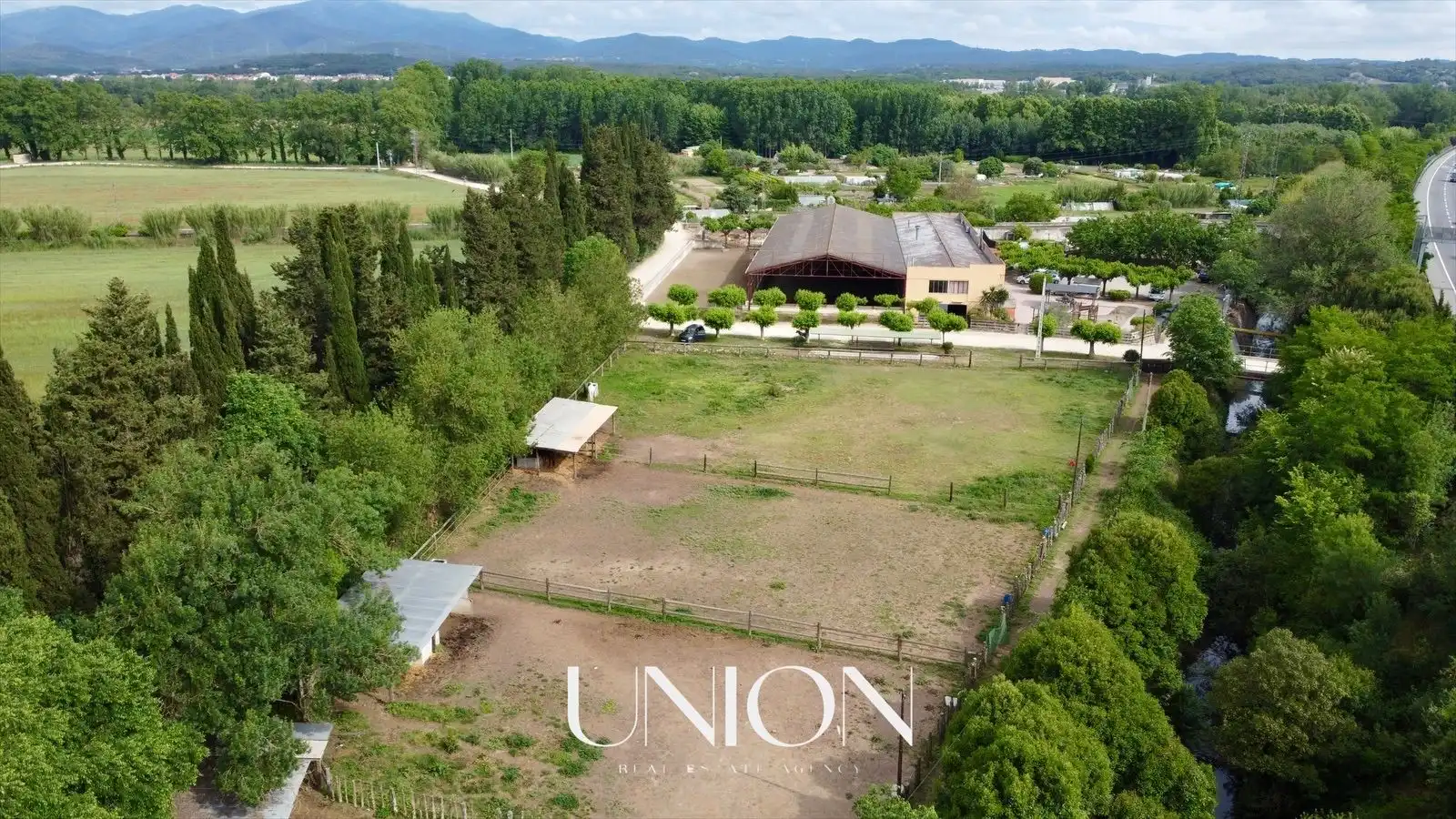 Vista exterior de Finca rústica en venta en Salt con Aire acondicionado, Calefacción y Jardín privado