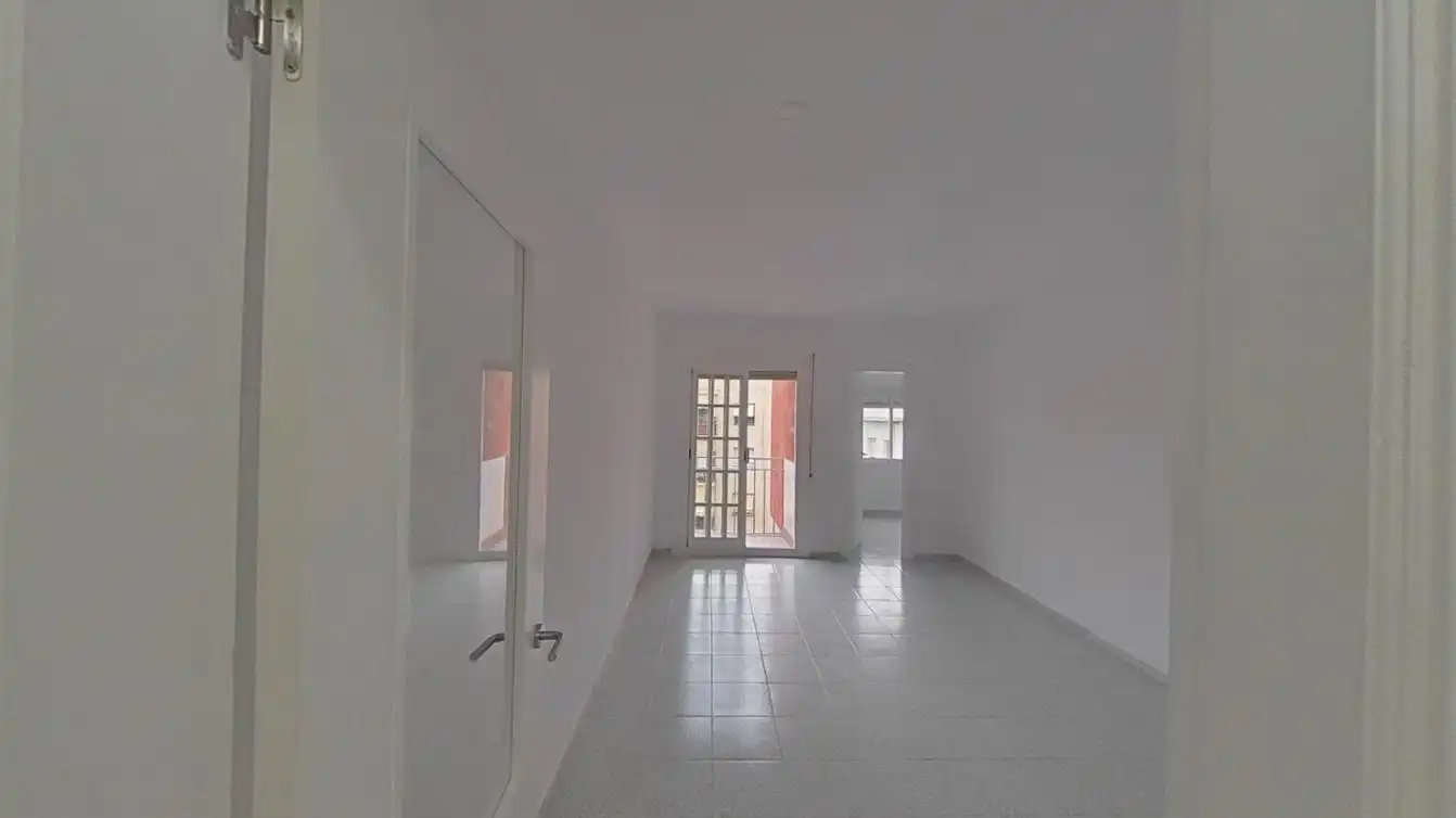 Piso en venta en Sant Boi de Llobregat con Balcón