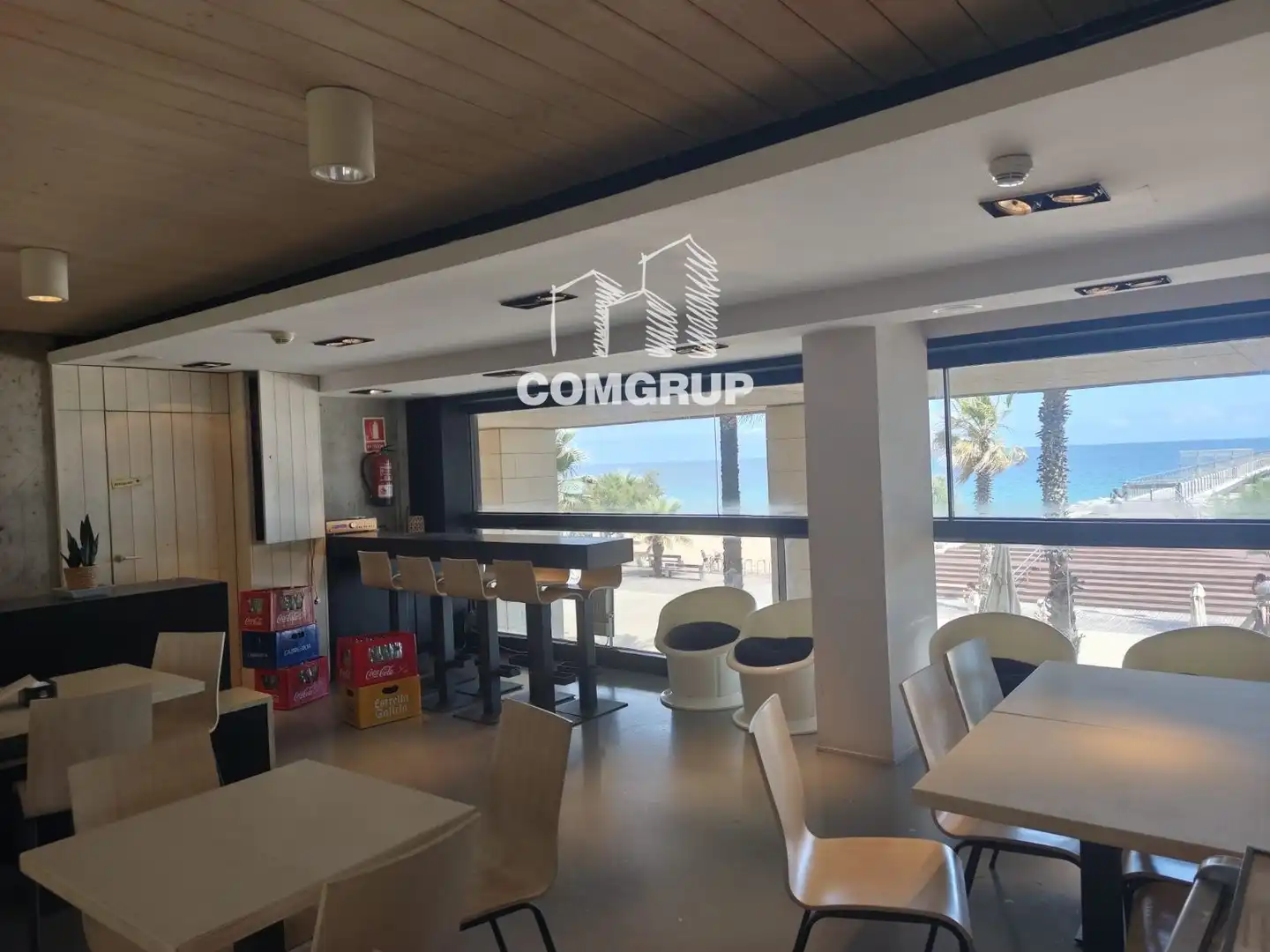 Local en traspaso en Badalona con Aire acondicionado y Amueblado