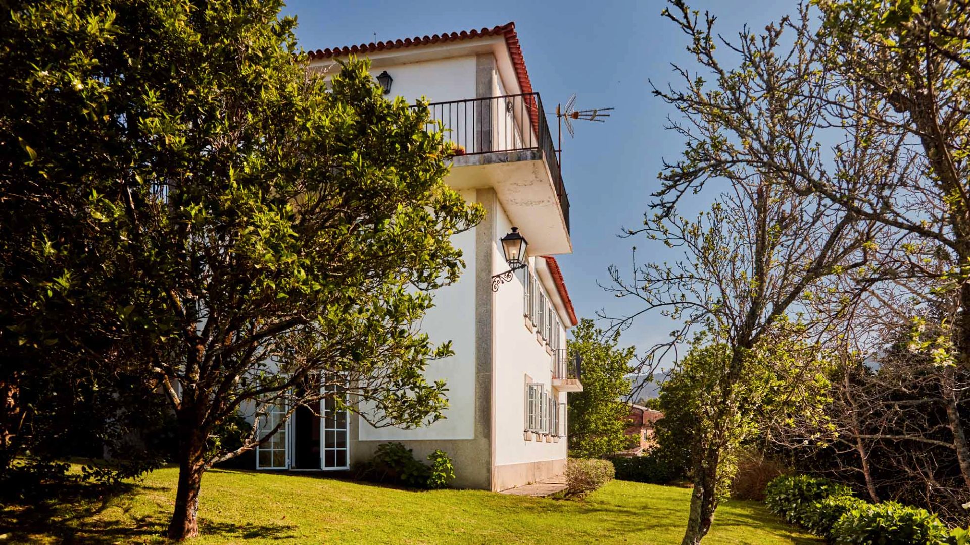 Vista exterior de Casa o xalet en venda en Gondomar amb Jardí privat i Piscina