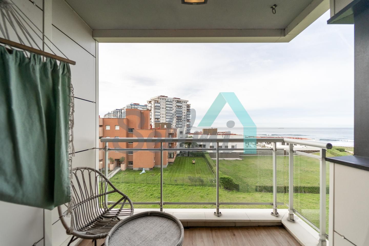 Terraza de Piso de alquiler en Castrillón con Calefacción, Terraza y Amueblado