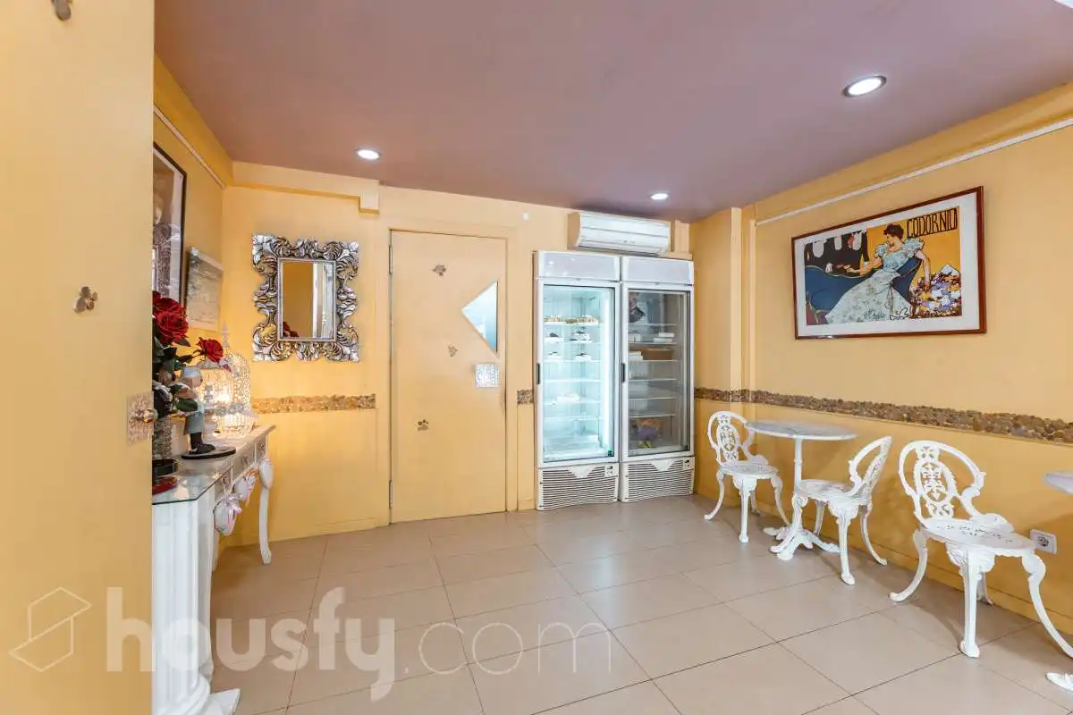 Commercial properties for sale in Barcelona  with Air Conditioner and Furnished
